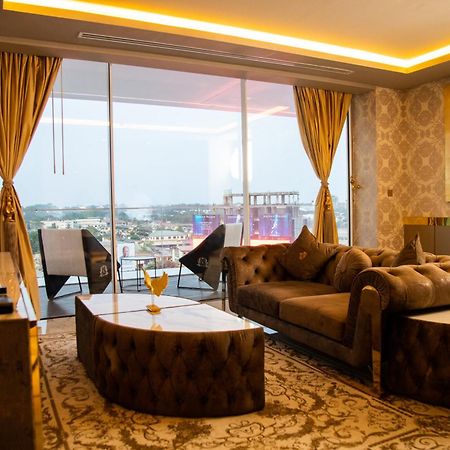 Number One Oxford Street Hotel & Suites Akra Dış mekan fotoğraf