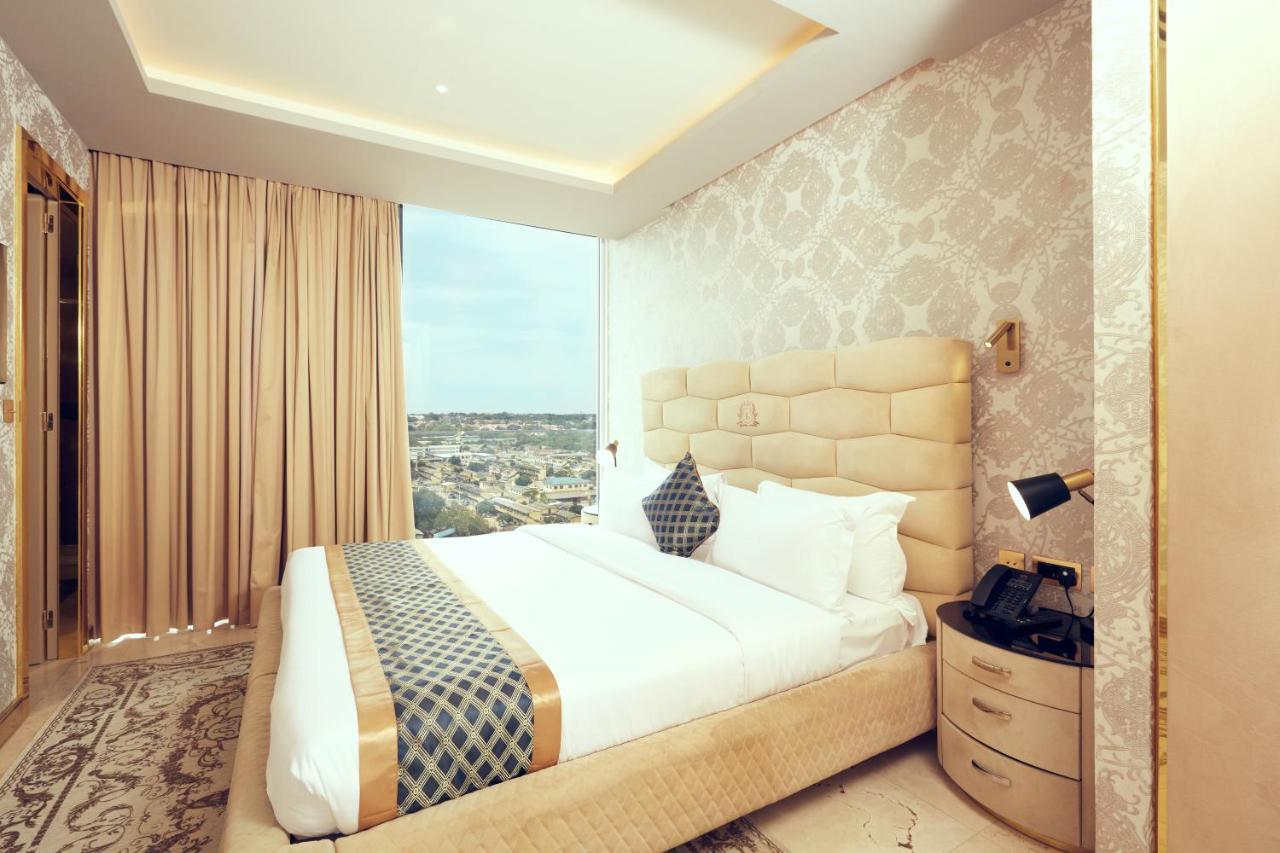 Number One Oxford Street Hotel & Suites Akra Dış mekan fotoğraf