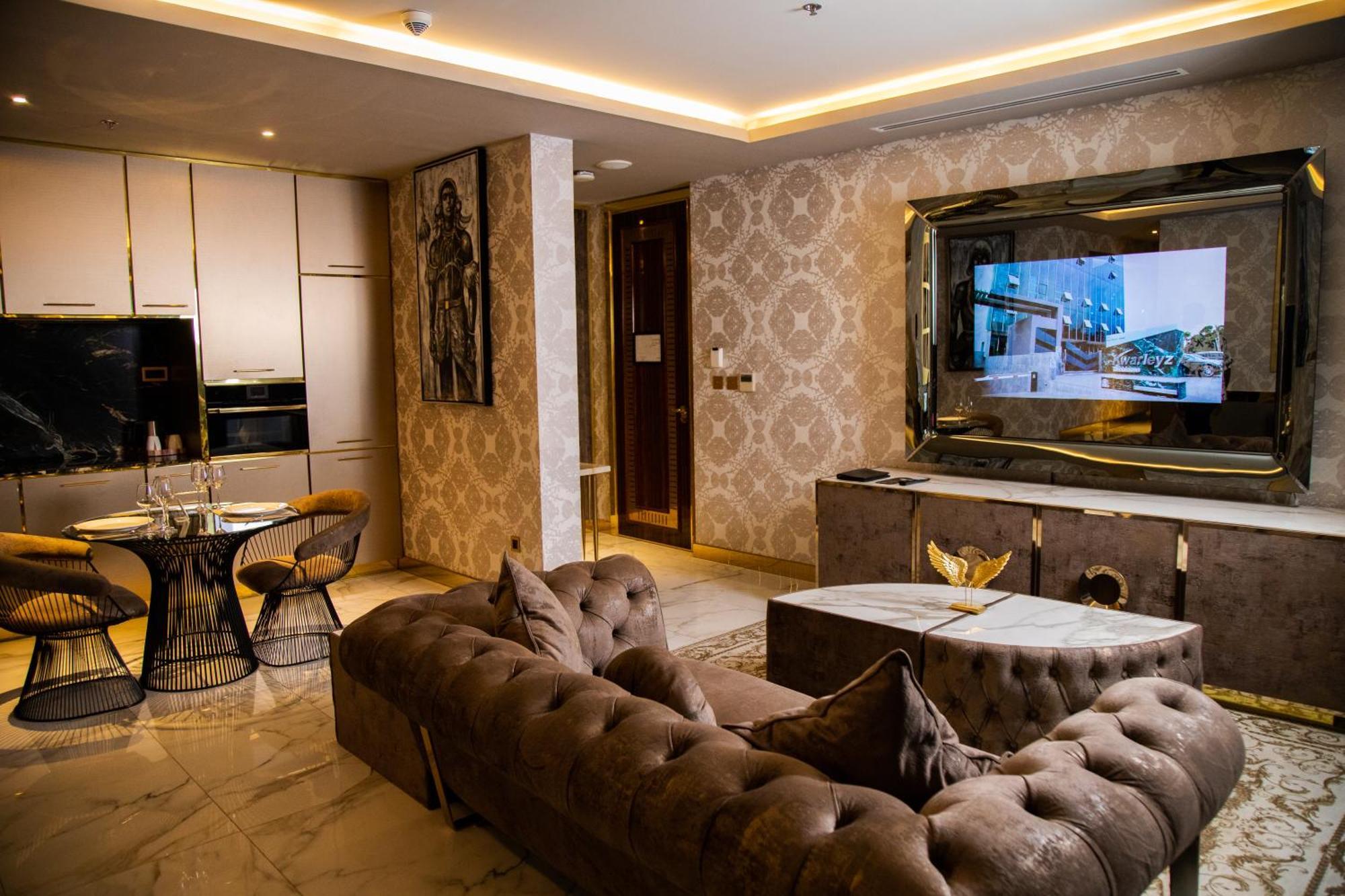 Number One Oxford Street Hotel & Suites Akra Dış mekan fotoğraf