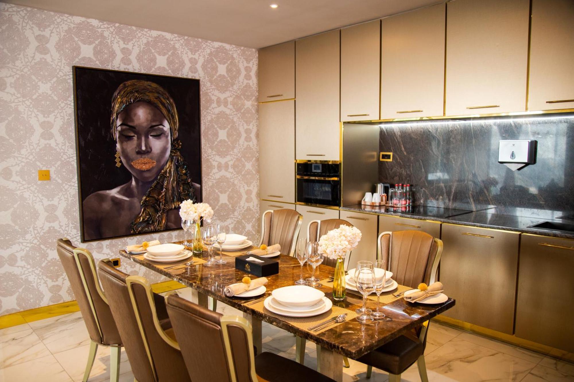 Number One Oxford Street Hotel & Suites Akra Dış mekan fotoğraf