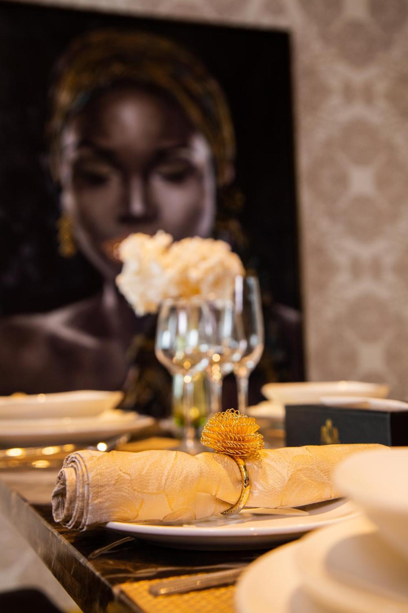 Number One Oxford Street Hotel & Suites Akra Dış mekan fotoğraf
