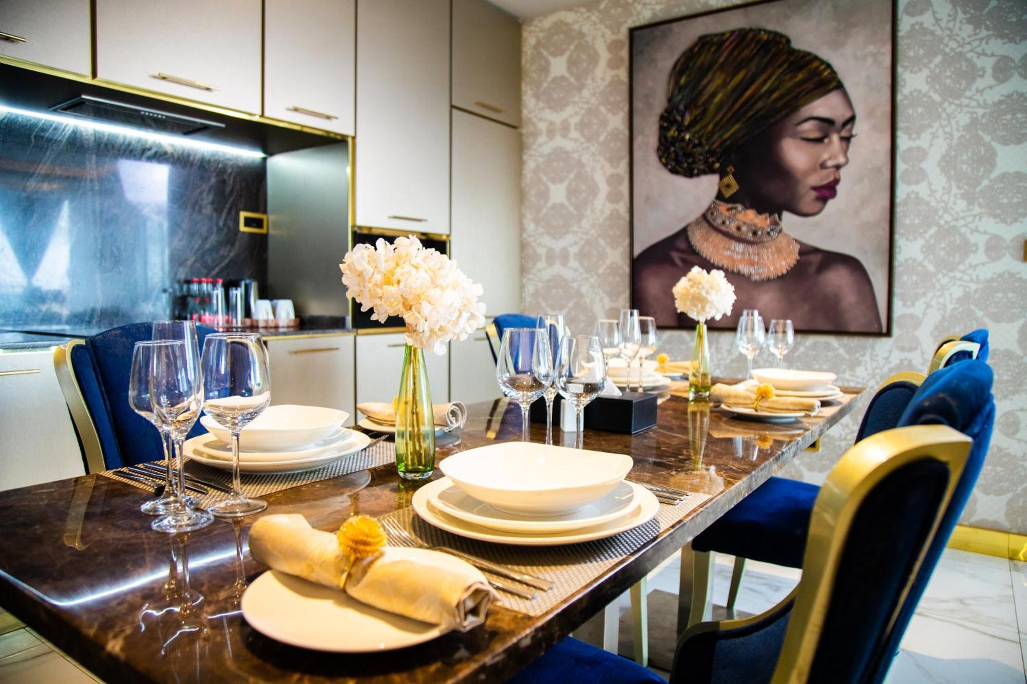 Number One Oxford Street Hotel & Suites Akra Dış mekan fotoğraf