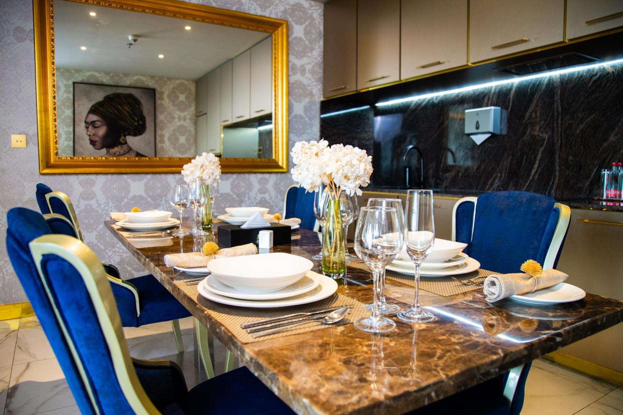 Number One Oxford Street Hotel & Suites Akra Dış mekan fotoğraf