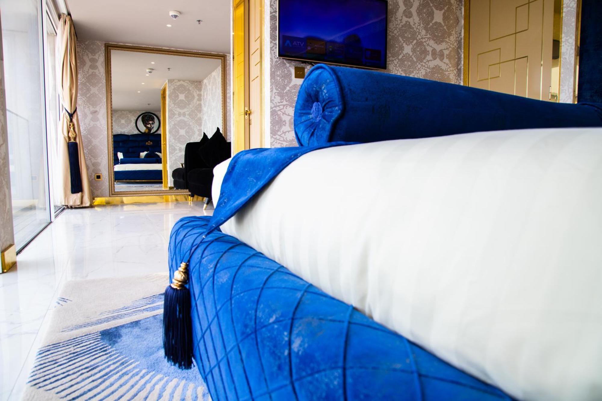 Number One Oxford Street Hotel & Suites Akra Dış mekan fotoğraf