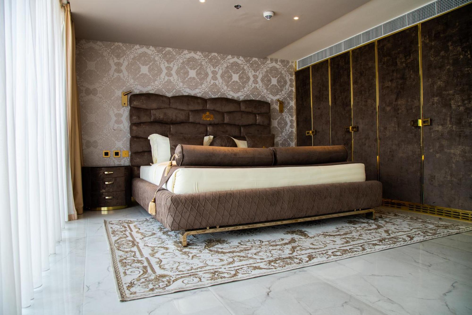 Number One Oxford Street Hotel & Suites Akra Dış mekan fotoğraf
